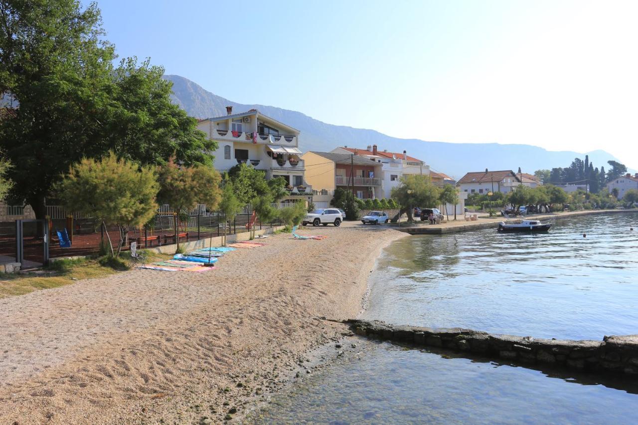 Family Friendly Apartments With A Swimming Pool Kastel Kambelovac, Kastela - 16162 Exterior foto